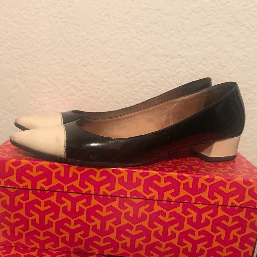 Kate Spade Classic Blk & White Loafer